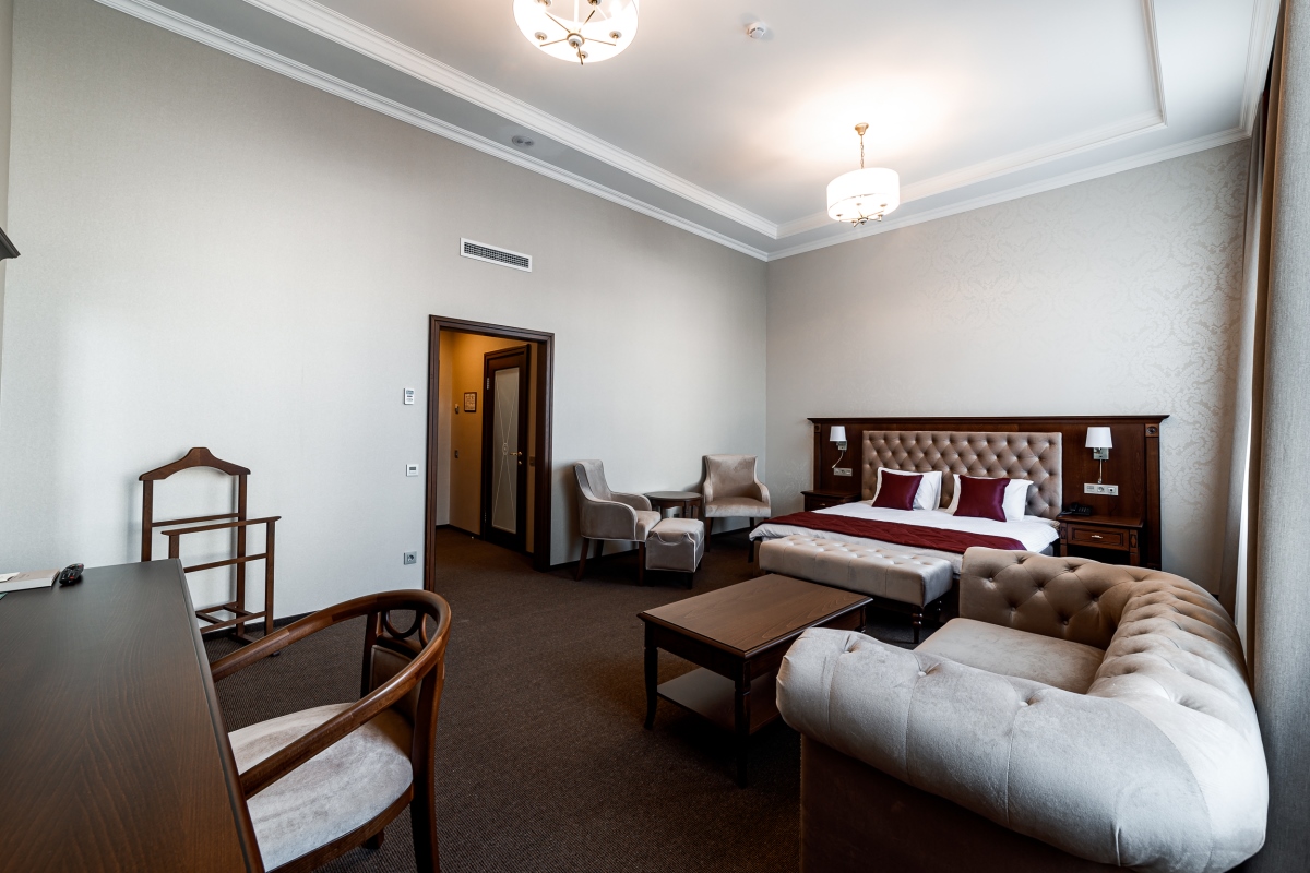 Номера класса Полулюкс в отеле Hotel Grand