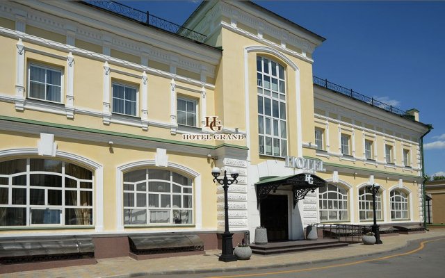 Как недорого снять гостиницу HotelGrand в центре Оренбурга?